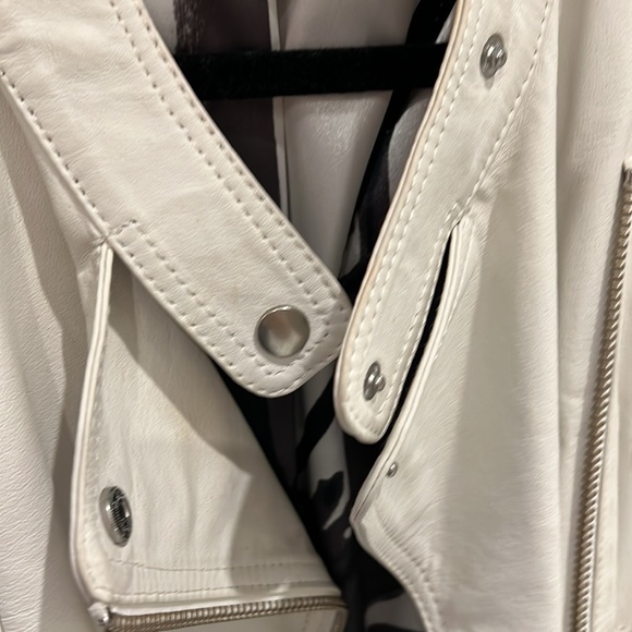 Danier leather jacket - Picture 10 of 11